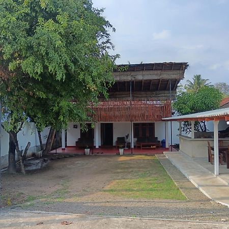 One More Day Hostel Велигама Экстерьер фото
